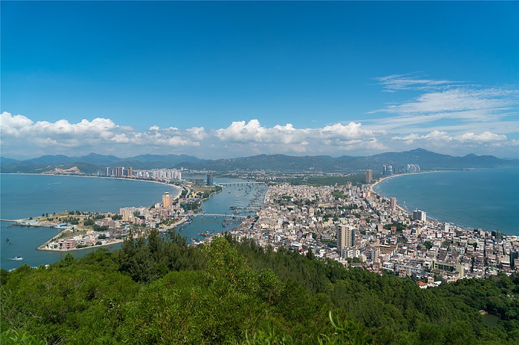 登上观景台一览"动静"共存你看过的也仅限于图层上你听过双月湾的由来
